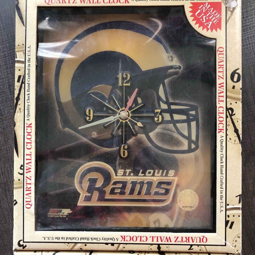 St. Louis RAMS Quartz Wall Clock - Picture 8 of 9